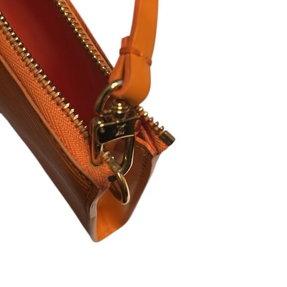 Authentic Louis Vuitton Tangerine Epi Leather Pochette. - Picture 9 of 14
